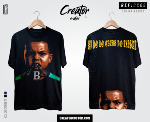 Camiseta negra de Creator Custom con diseño estilo bootleg de los 90 estampado en DTF, con el rostro de un niño con una cadena en el frente y letras góticas amarillas en la espalda.